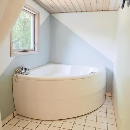 Three-bedroom Holiday In 펜션